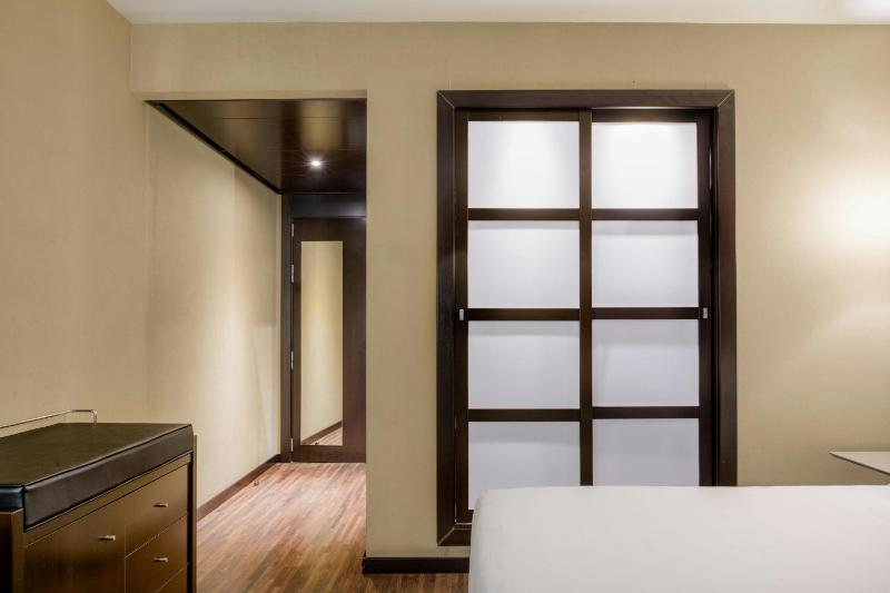 Standard Queen, Guest room, 1 Queen image 4