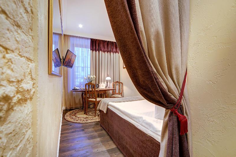 Single Room - Ground Floor image 2