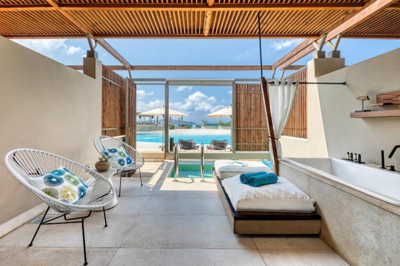 Upbeat Retreat Sea View with Plunge Pool  image 1