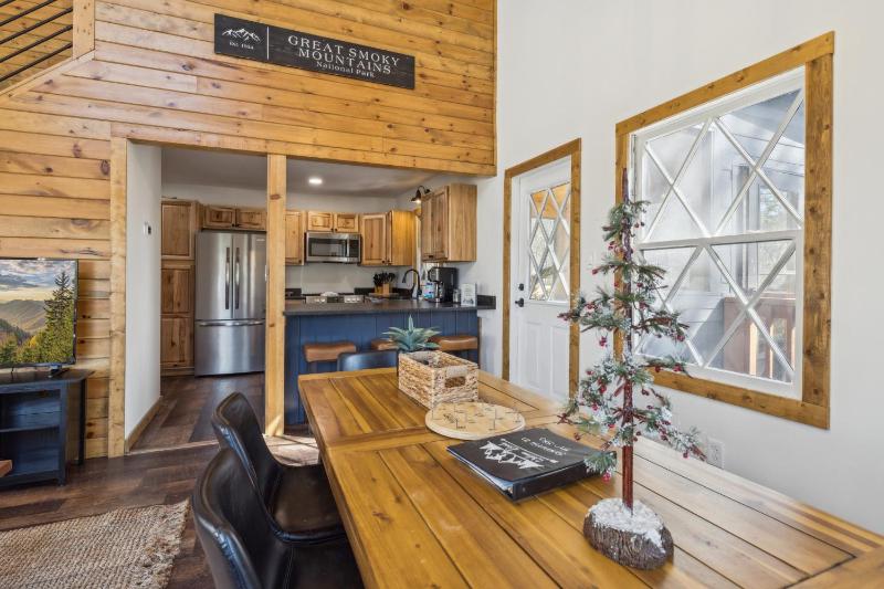 High Top Cabin cabin - image 21