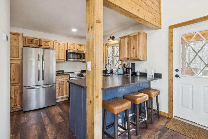 High Top Cabin cabin - image 17