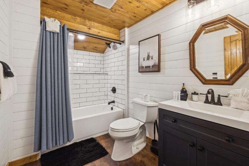 High Top Cabin cabin - image 37