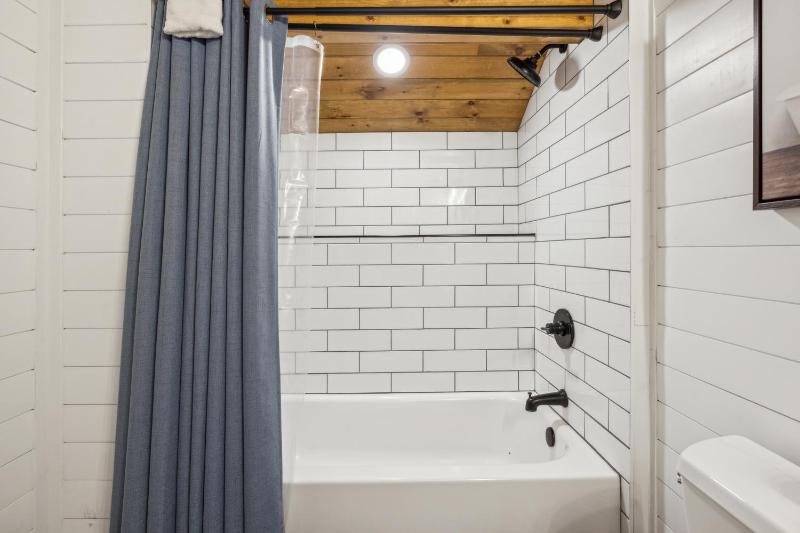 High Top Cabin cabin - image 35