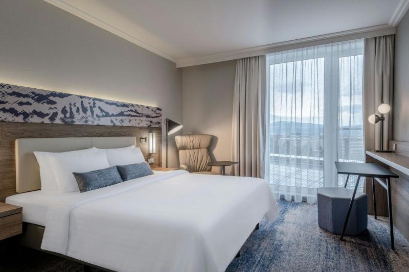 Superior Room, 1 King Bed image 4