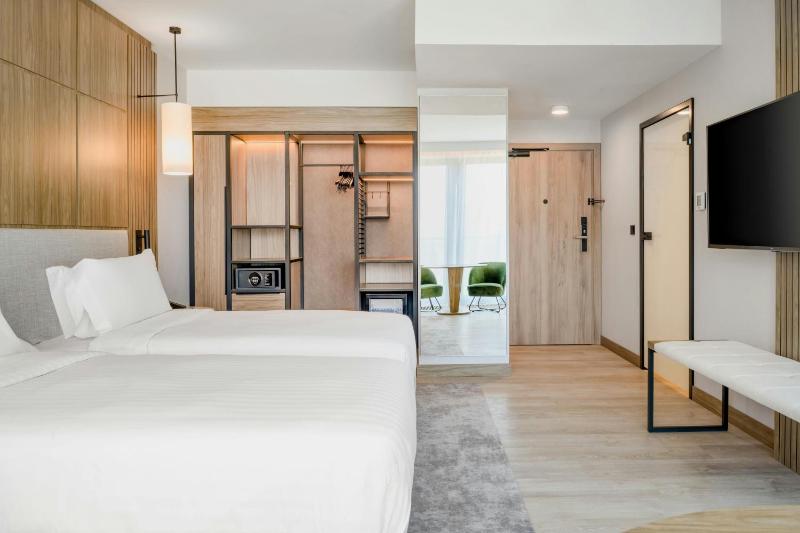 Standard Guest Room with 2 Twin/Single Bed(s) image 4