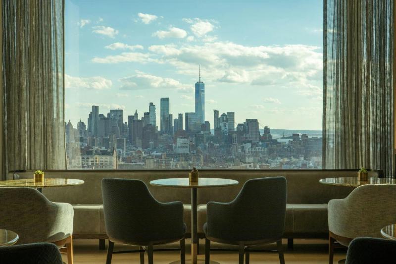 Hudson King Room - High Floor/Club Level image 2