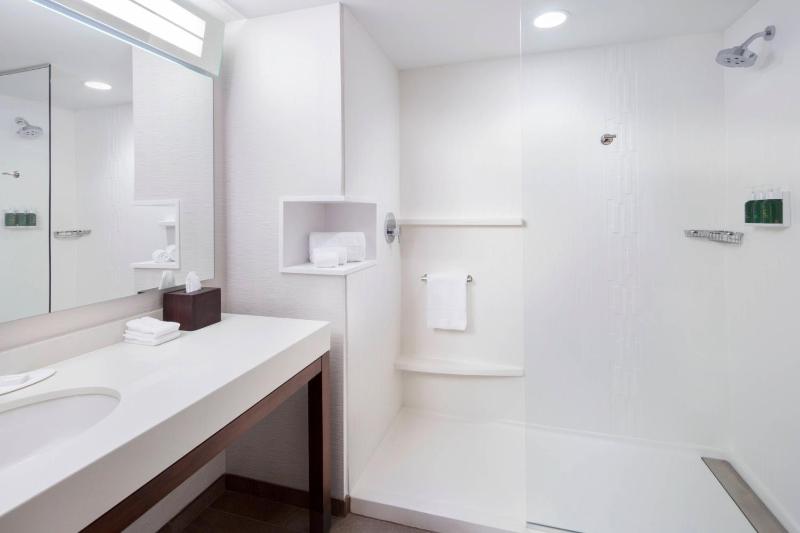 King Room image 3