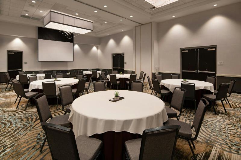 Courtyard by Marriott Scottsdale Salt River - image 29