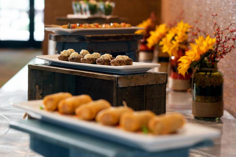 Courtyard by Marriott Scottsdale Salt River - image 10