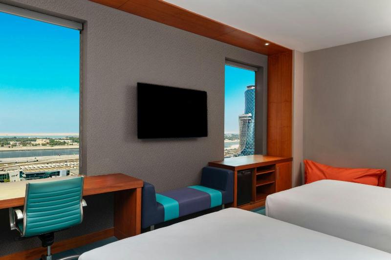 Aloft Room, Guest room, 2 Queen image 3