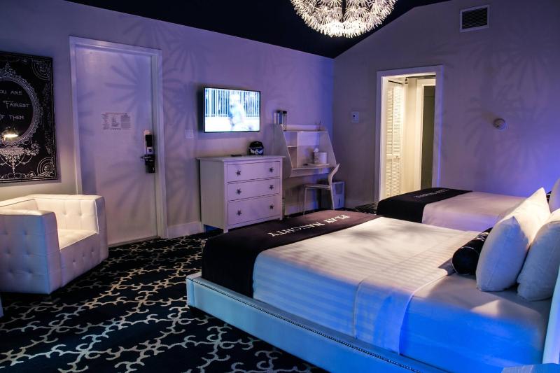 Superior Queen Room image 4