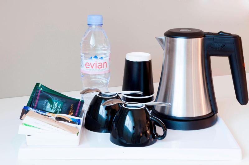 Superior King Room image 4