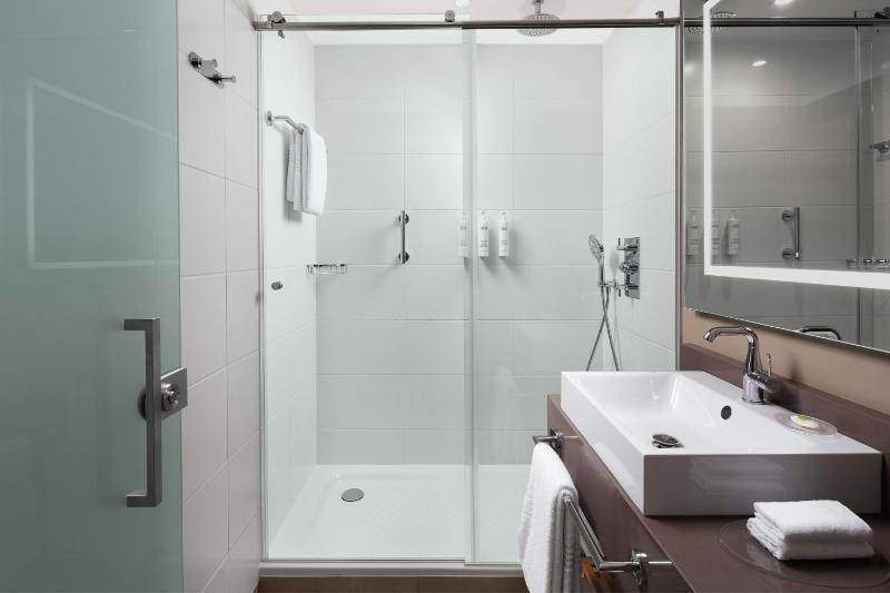 Standard Double Room image 4