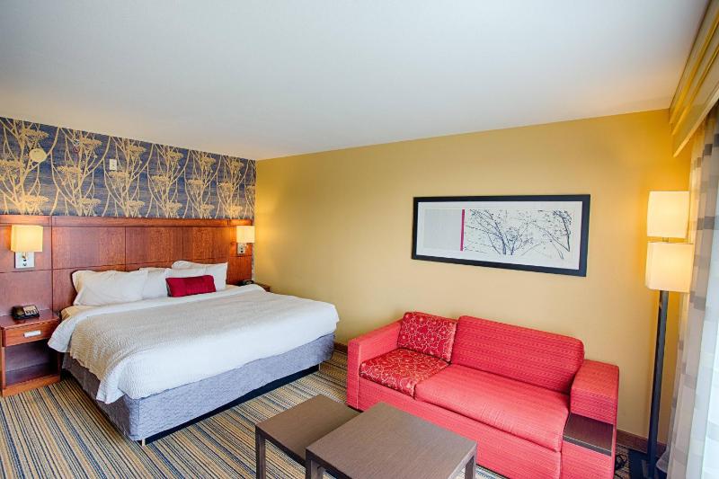 King Room with Sofa Bed image 4