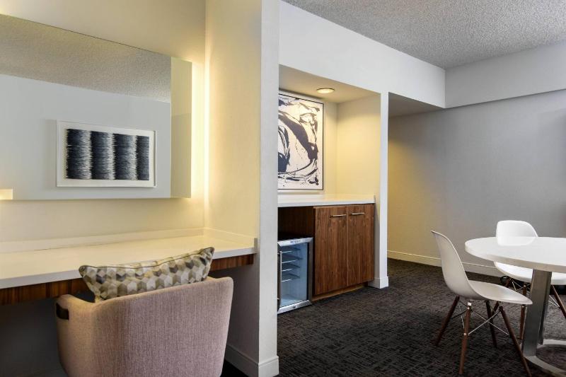Renaissance Palm Springs Hotel - image 16