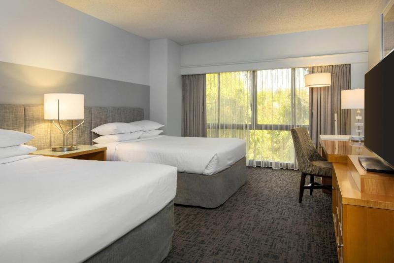 Renaissance Palm Springs Hotel - image 6