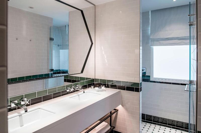 Junior Suite image 4