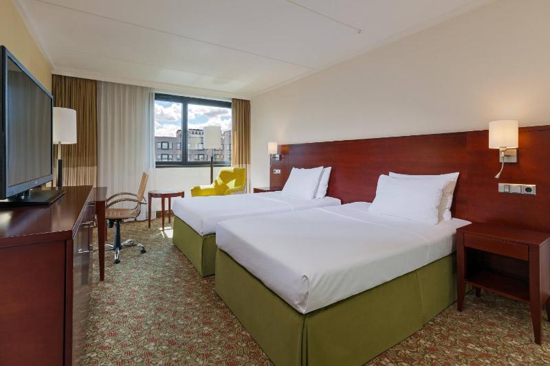 Larger Guest room, 2 Twin/Single Bed(s), High floor image 3