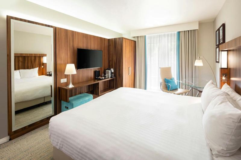 King Room with Balcony image 2