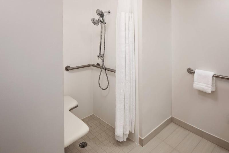 Courtyard by Marriott Fort Lauderdale North/Cypress Creek - image 29