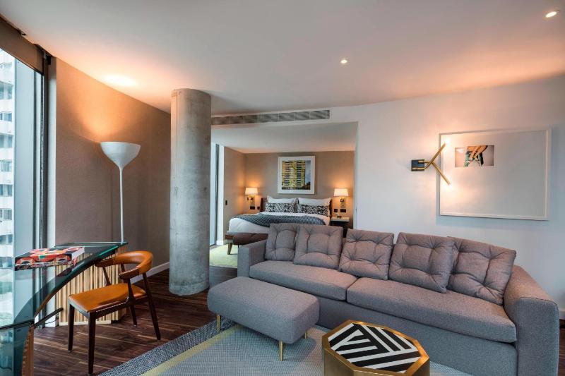 King Suite with Sofa bed image 4