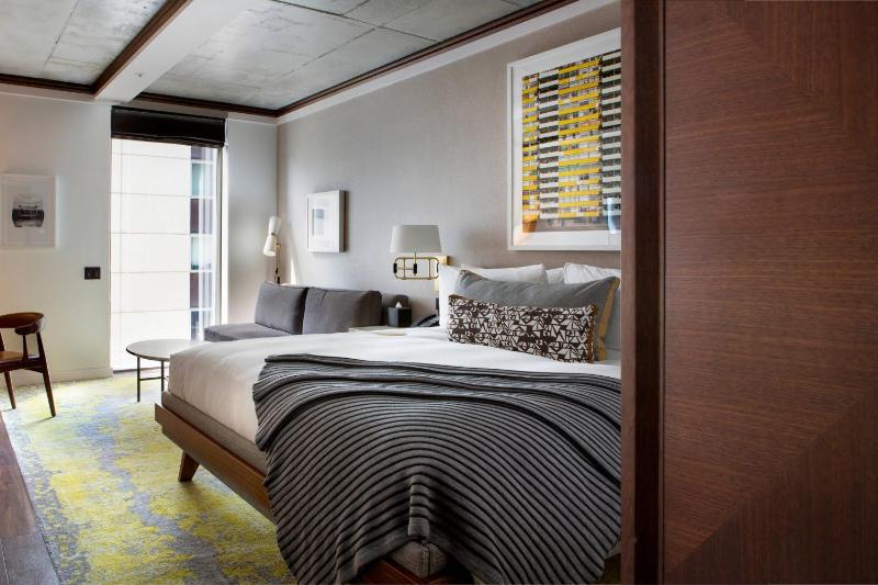 King Room with Sofa bed image 4