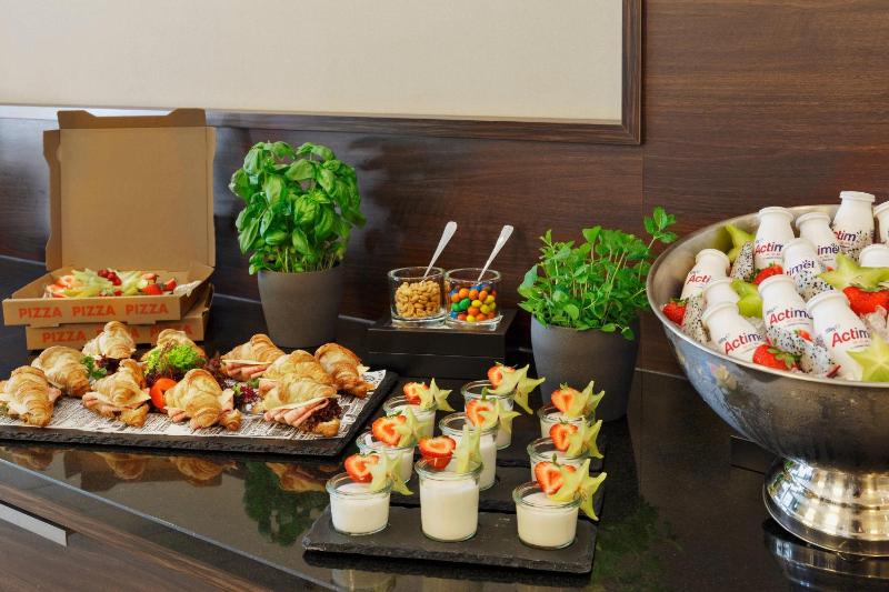 Courtyard by Marriott Munich City East - image 8
