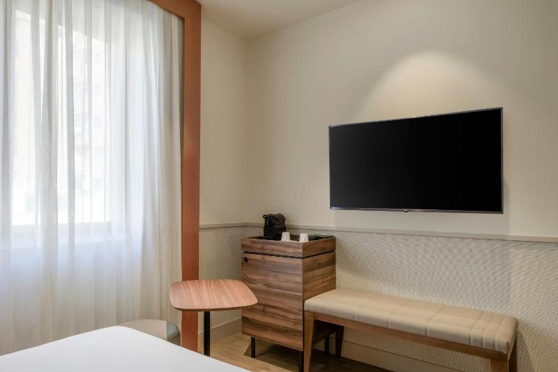 Economy Single Room image 3