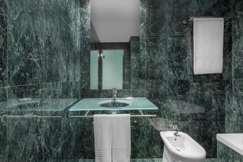 Economy Single Room image 2