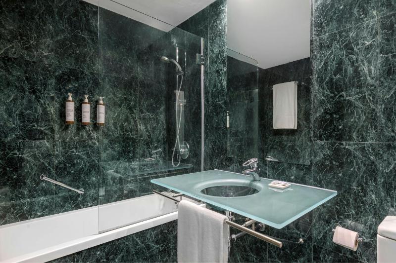 Standard, Guest room, 1 Queen image 3