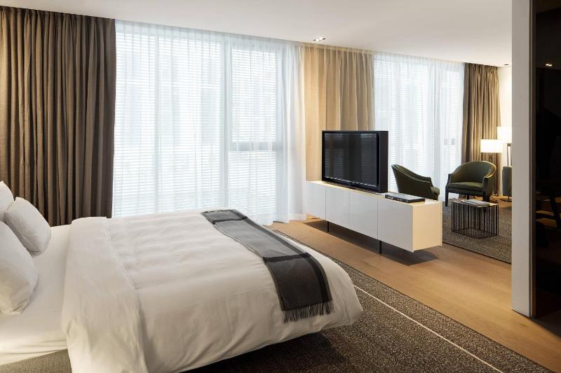 Deluxe Junior Suite, 1 Bedroom Junior Suite, 1 King image 4