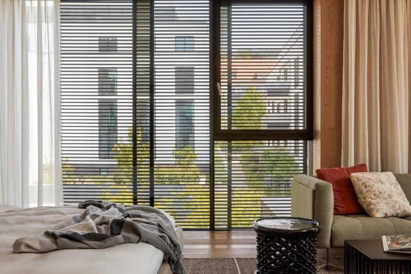 Superior Suite, 1 Bedroom Suite, 1 King, Corner room image 1