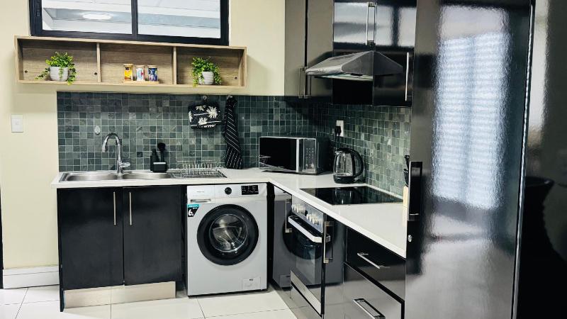 C&J Luxe Apartments - image 13