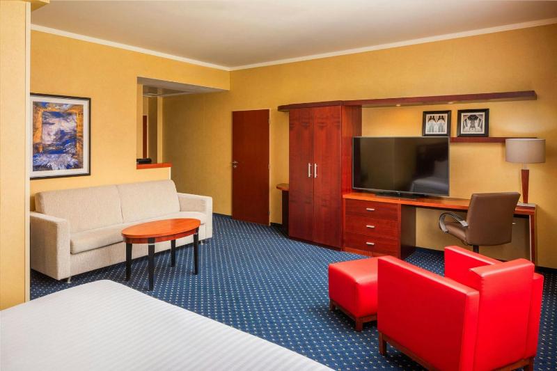 Courtyard by Marriott Prague City - image 10