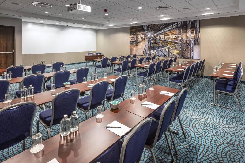 Courtyard by Marriott Prague City - image 9