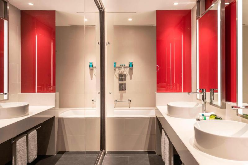 Theme Suite, 1 Bedroom Suite, In Loft: 1 King image 3