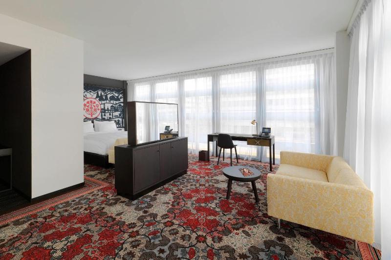 Executive Suite image 1