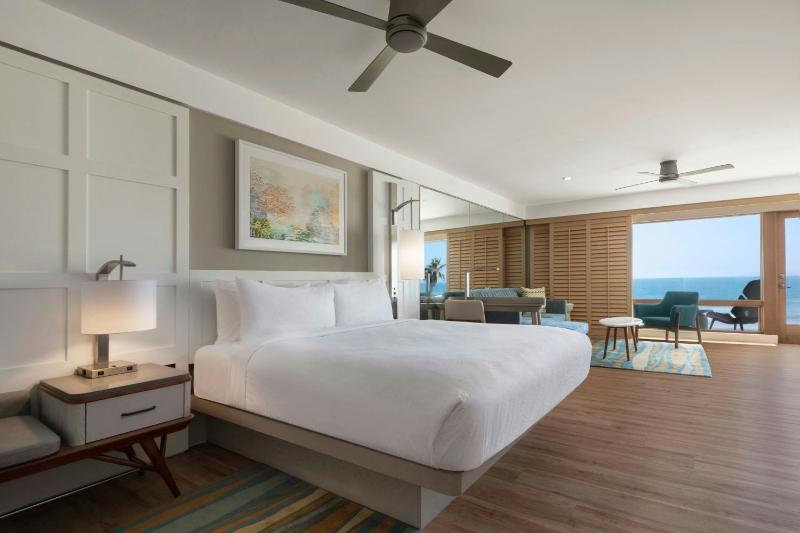 King Suite with Ocean View image 4