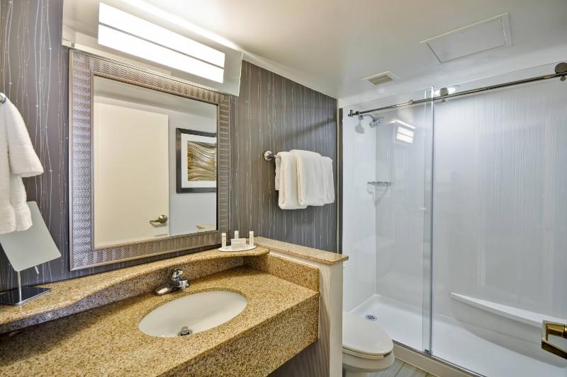 King Room image 3