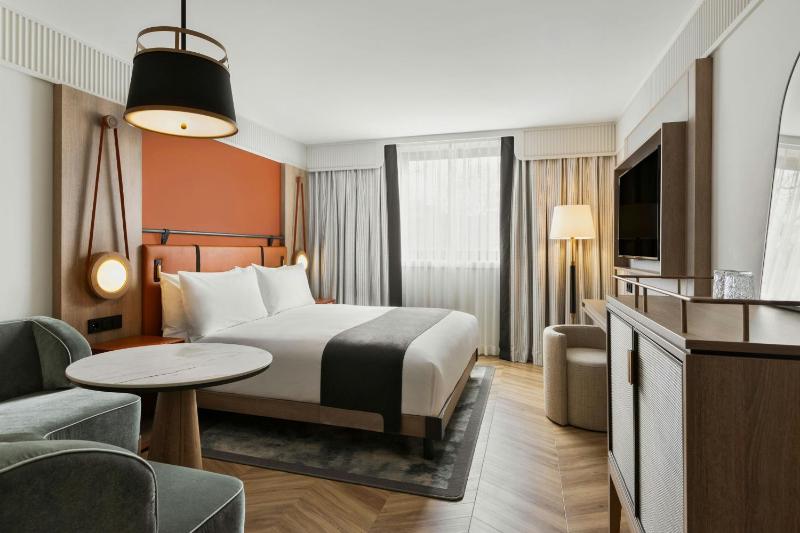 Superior King Room image 1