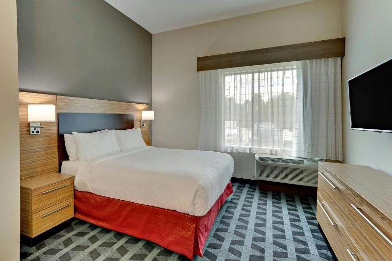 TownePlace Suites by Marriott Houston Northwest/Beltway 8 - image 6