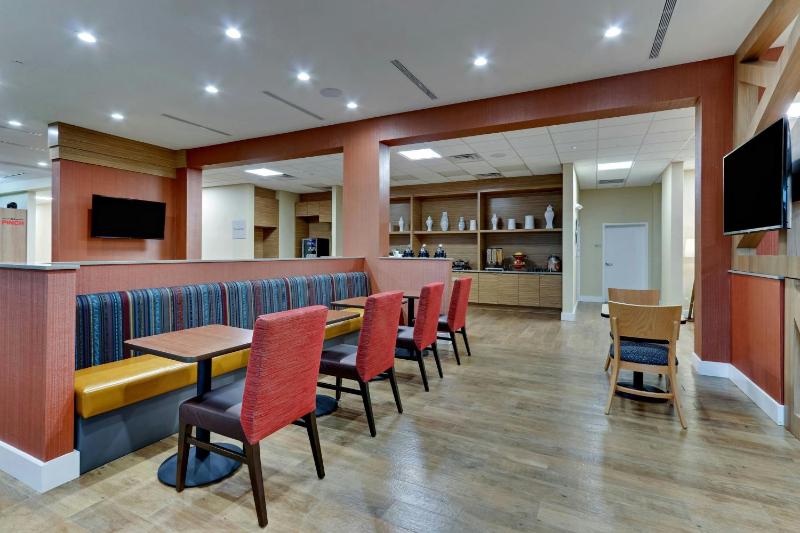 TownePlace Suites by Marriott Houston Northwest/Beltway 8 - image 5