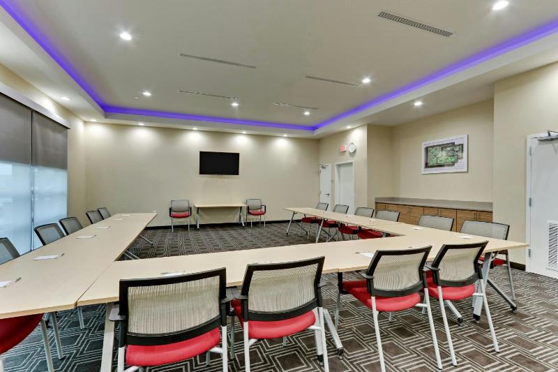 TownePlace Suites by Marriott Houston Northwest/Beltway 8 - image 8