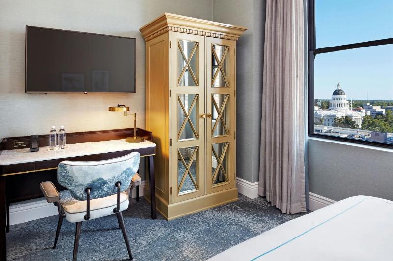 Deluxe Double Room image 1