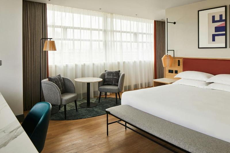 Panoramic Junior Suite with MClub Lounge Access image 3