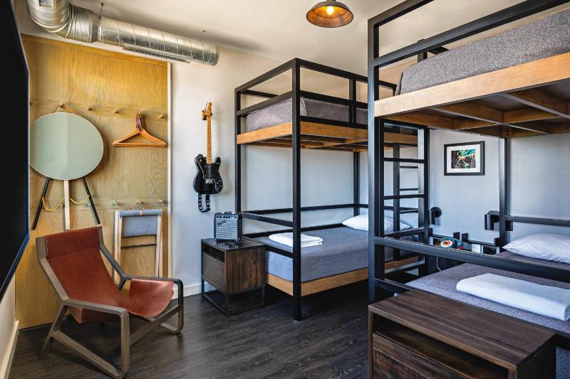 Moxy Minneapolis Uptown - image 8