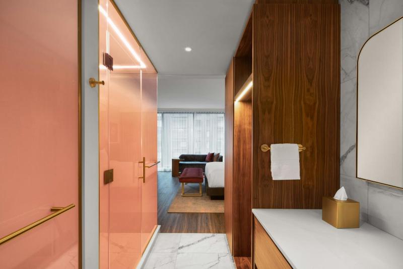 HONEYROSE Hotel Montreal a Tribute Portfolio Hotel - image 11