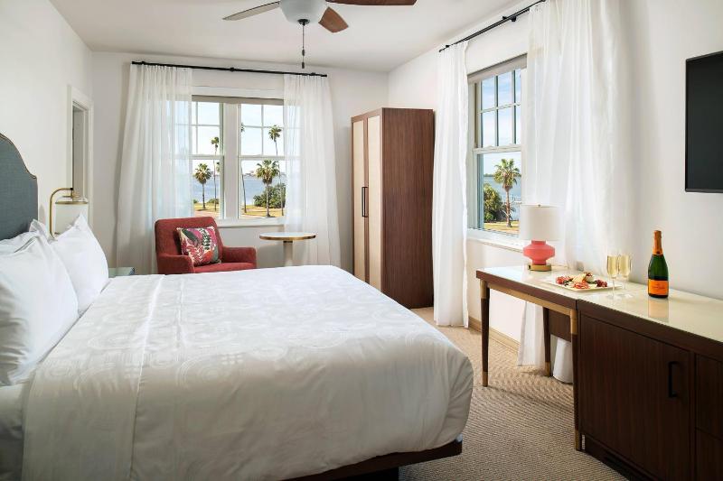 King Room with View image 1