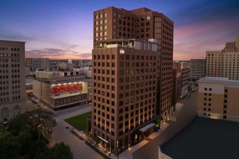 AC Hotel San Antonio Riverwalk - image 10