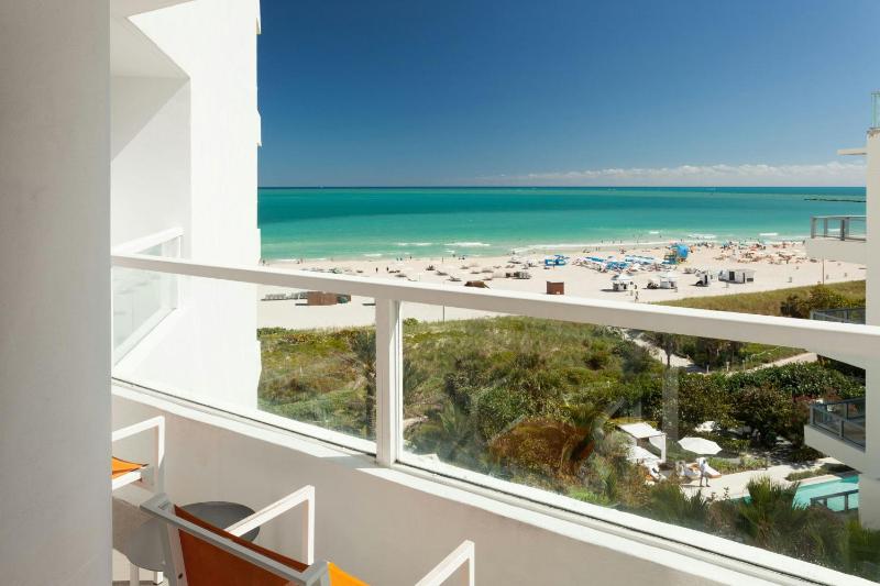 King Room with Ocean View and Balcony image 3